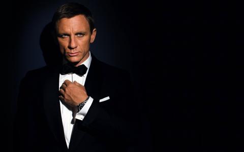詹姆斯·邦德，服装，演员，丹尼尔·克雷格，男，代理007