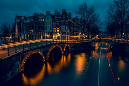 阿姆斯特丹，荷兰，阿姆斯特丹，荷兰，运河，桥梁，夜​​晚