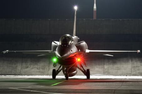 F-16，战斗猎鹰，战斗机