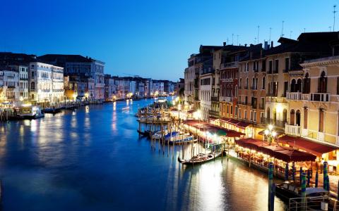 大运河，意大利威尼斯，晚上，吊船，建筑