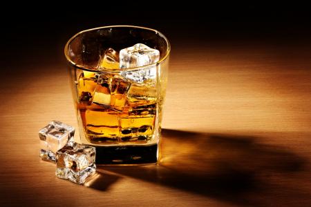 立方体，威士忌，冰，酒精，阴影，玻璃，表，饮料