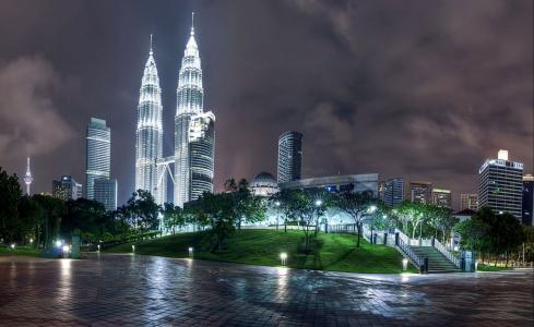 吉隆坡（马来西亚），夜晚，塔楼，摩天大楼