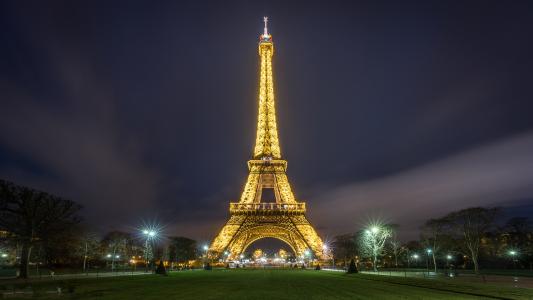 巴黎，埃菲尔铁塔，晚上