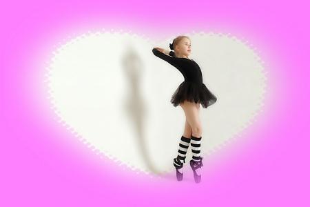 Daria Zorkina，Daria Zorkina，儿童，女孩，背景，心脏，芭蕾舞演员，礼服，指节，金发，看，人，儿童，pointes