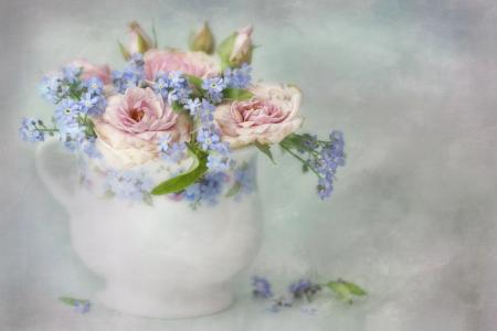 Lizzy Pe，花瓶，鲜花，玫瑰，勿忘我，艺术