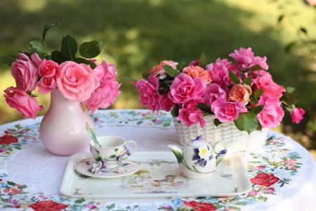 c elena di guardo，玫瑰，托盘，茶壶，杯子