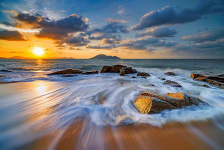 日落，库拉库拉海滩，Bengkayan，西婆罗洲，印度尼西亚，Frumensius Dominggo