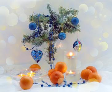 新年，节日，快乐新的一年，假期，水果，柑橘，官员，树，分行，圣诞球，表，蜡烛，圣诞装饰品，蓝色，颜色，心