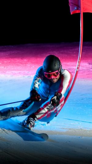 索契2014年奥运下坡滑雪iPhone 5壁纸