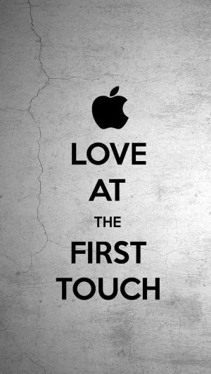首先触摸iPhone 5壁纸的苹果计算机爱