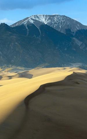 沙漠金沙雪山iPhone 6 Plus高清壁纸