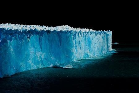 巨型冰山壁纸