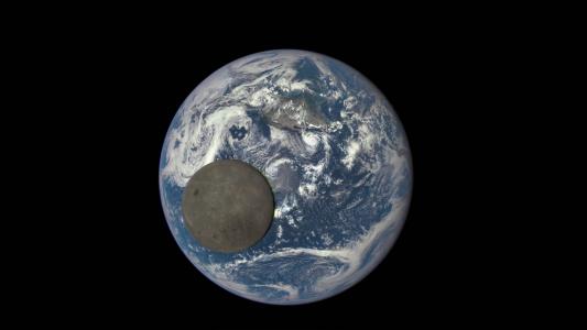 月球在地球高清壁纸