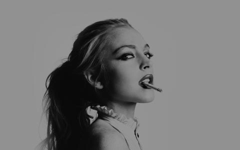 林赛·罗韩，吸烟，黑暗，嘴唇，性感，女演员，名人