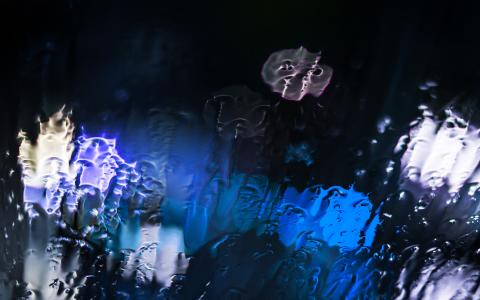 下着雨，窗口，背景虚化，蓝色，浅