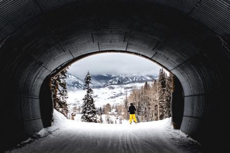 隧道，自然，树木，冬天，雪，山，滑雪，人，下坡