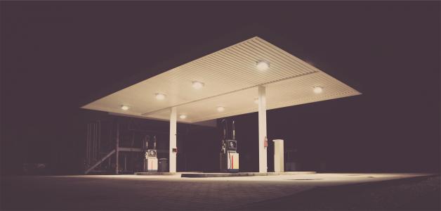 加油站，加油站，水泵，黑暗，夜晚