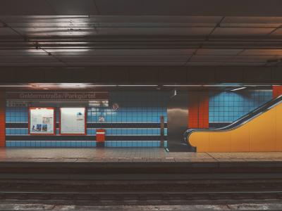 地方，火车，车站，地铁，蓝色，橙色，黄色