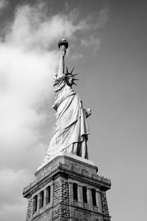 自由女神像，建筑，纽约，美国，天空，黑色和白色