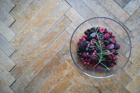 覆盆子，蓝莓，黑莓，冷冻，碗，食品，水果，健康，硬木