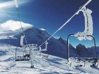 滑雪，滑雪，山，雪，寒冷，冬天，阳光，蓝色，天空
