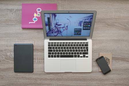 macbook，ipad，iphone，书，笔记本，办公桌，工作区，木材，办公室，业务，笔记本电脑，技术