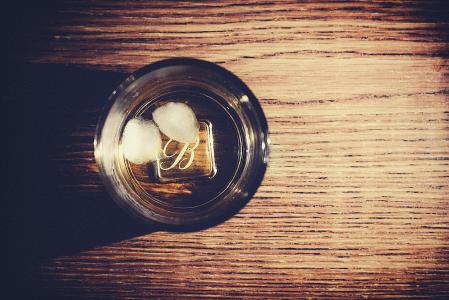 威士忌，酒精，饮料，在岩石上，玻璃