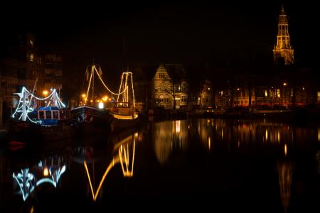 格罗宁根，荷兰，晚上，船，运河，灯，水，反射，房屋，城市，镇，黑暗，晚上