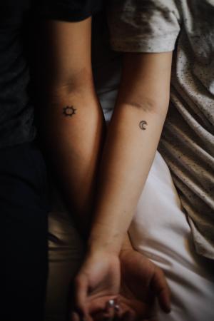 夫妇，爱，人，男子，女子，手，纹身，手，明星，月亮，甜，床