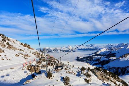 <br>瑞士阿尔卑斯山阿尔卑斯山高山景观自然瑞士欧洲冬天瑞士欧洲冬天冬天白色蓝色天空瑞士阿尔卑斯山高山悬崖边坡瑞士阿尔卑斯山阿尔卑斯山高山