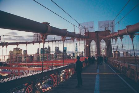 布鲁克林大桥，建筑，人，行人，城市，纽约，天际线，夜晚，天空