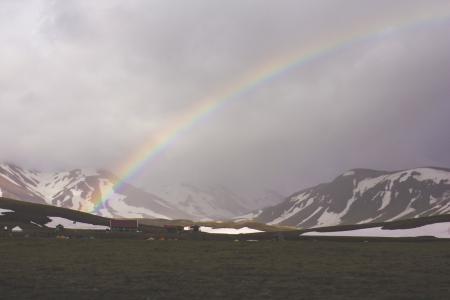 彩虹，天空，云，阴天，雾，山，峰，雪，草，场，谷，自然，风景