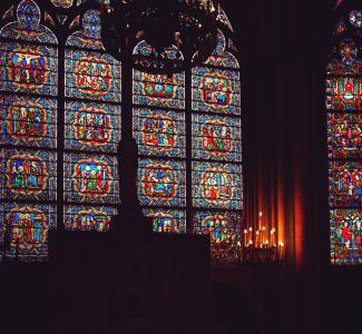 巴黎圣母院，法国巴黎，彩色玻璃窗，蜡烛，黑暗，宗教，天主教