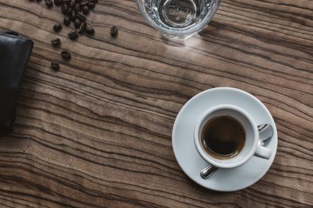 咖啡，杯子，木头，桌子，玻璃，咖啡豆，早晨，钱包，咖啡馆