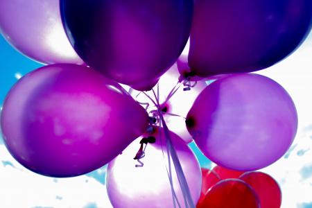 气球，丰富多彩，红色，蓝色，紫罗兰色，党，晴朗，一天，生日