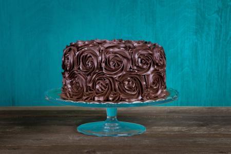 蛋糕，甜点，花瓶，巧克力，玫瑰花