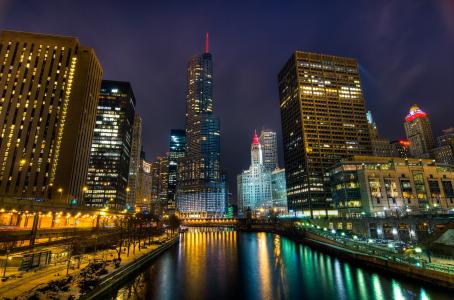 Cityfront中心，伊利诺伊州，芝加哥，美国，伊利诺伊州，芝加哥，美国，城市，夜晚，桥梁，河，摩天大楼，摩天大楼，建筑物，照明，灯，灯，天空