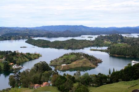 景观，河，Guatape，哥伦比亚，从上面查看