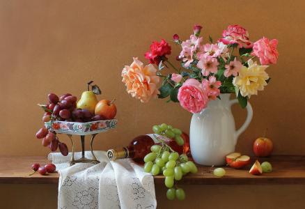 苹果，葡萄，酒，瓶，鲜花，玫瑰，花束，水罐，静物