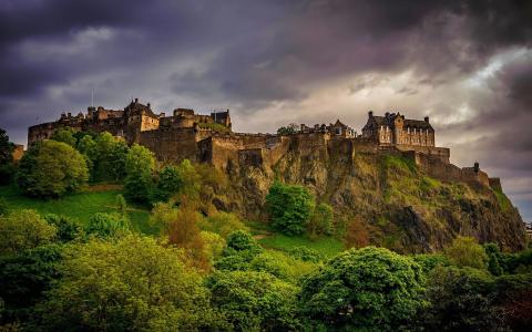 爱丁堡，城堡，山丘，树木