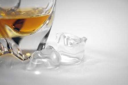 威士忌，玻璃，冰，宏