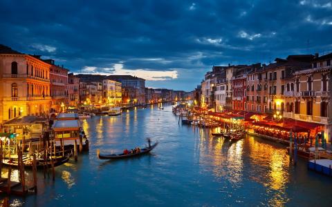 威尼斯，河，贡多拉，夜晚的城市