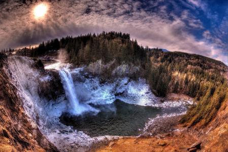 Snoqualmie瀑布，华盛顿州，瀑布，日落，树木，景观