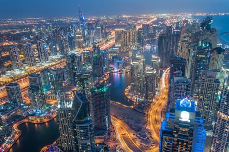 迪拜码头，迪拜，阿联酋，迪拜码头，迪拜，阿联酋，夜晚的城市，全景，建筑，摩天大楼，道路