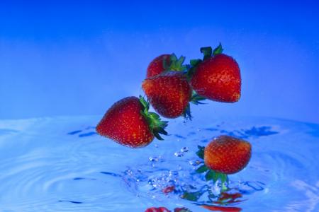 浆果，草莓，水，飞溅