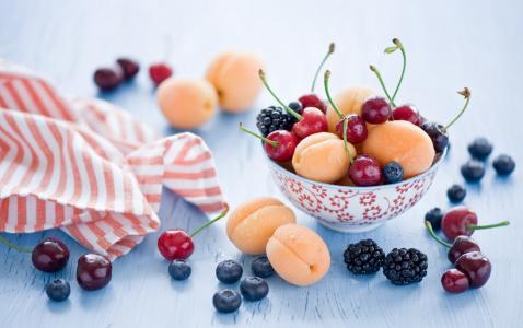水果，浆果，杏，樱桃，黑莓，蓝莓，碗