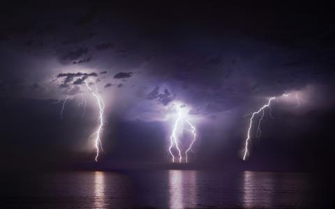 闪电，海水，雷雨