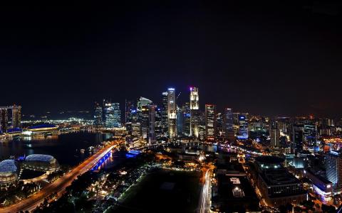 晚上，新加坡