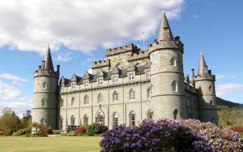Inveraray城堡，苏格兰，英国，城堡，城堡，天空，云彩，花，树，Inveraray城堡，Inverary，苏格兰，英国，城堡
