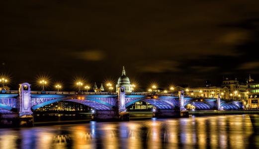 伦敦，伦敦，英格兰，英国，圣保罗大教堂，桥，灯，照明，反射，河，泰晤士河，城市，夜